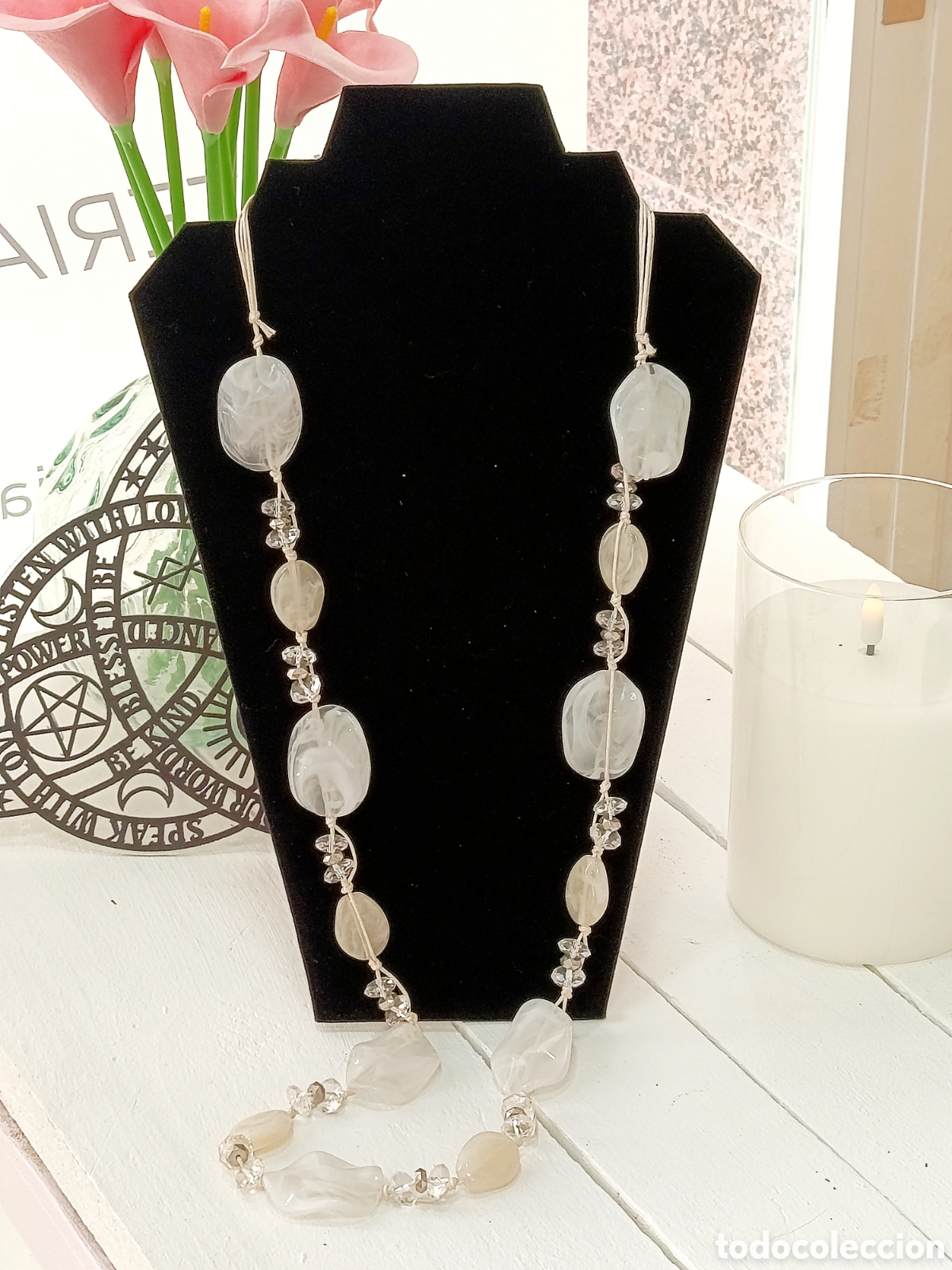 Joyeria: Collar largo color blanco y beige, antial&eacute;rgico, a&ntilde;o 2000, nuevo