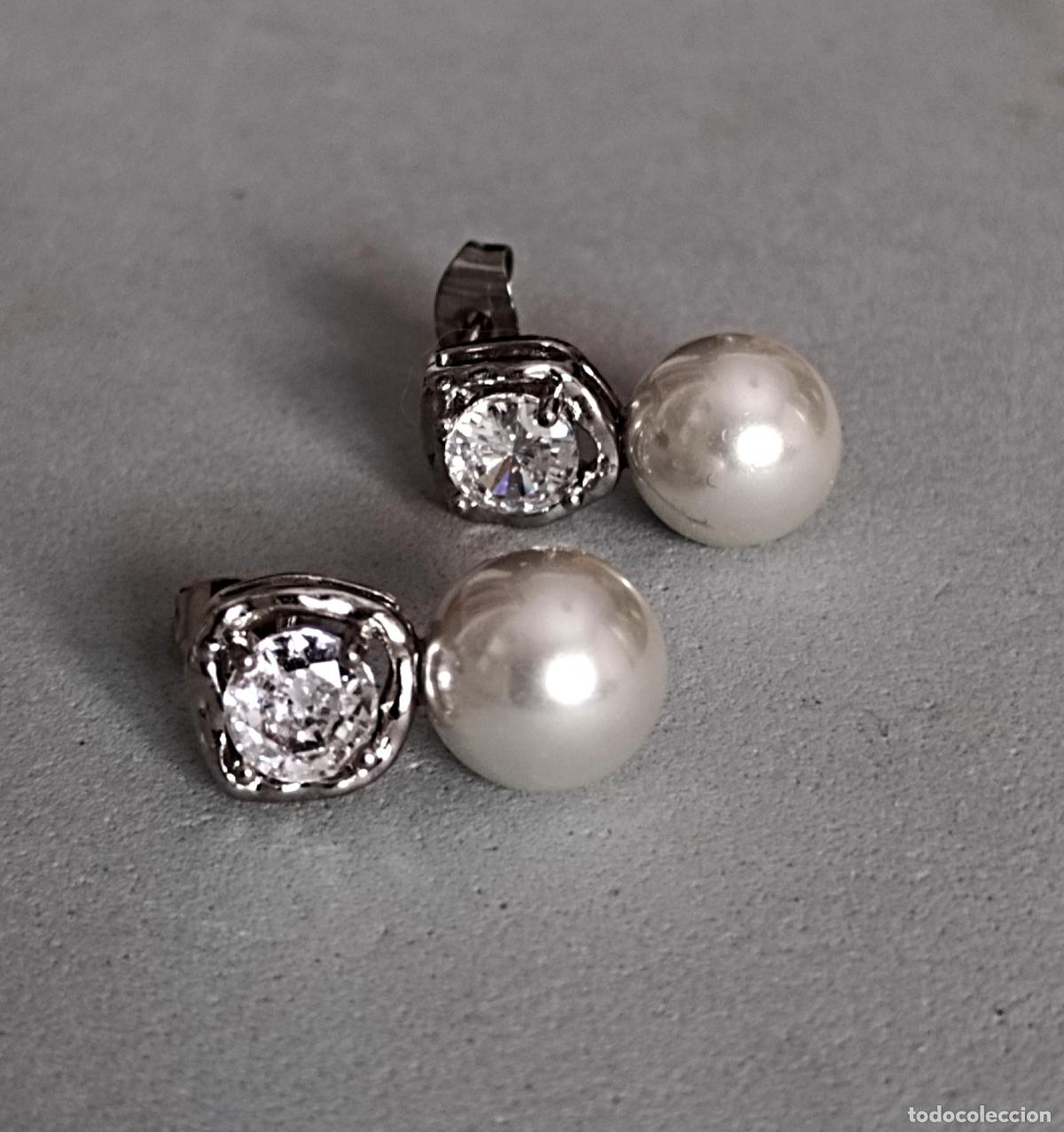 Joyeria: Pendientes plateados con perla y circonita. - Foto 4