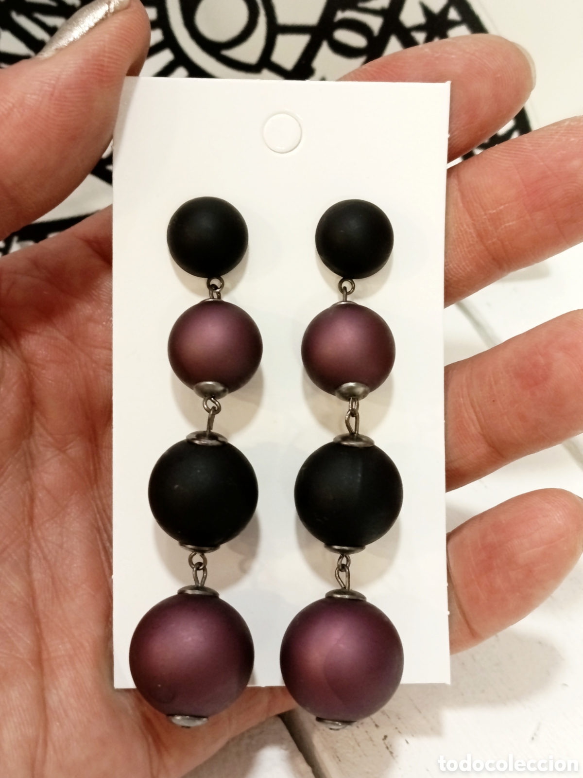 Joyeria: Pendientes largos color morado y negro, A&ntilde;os 80's, Nuevos