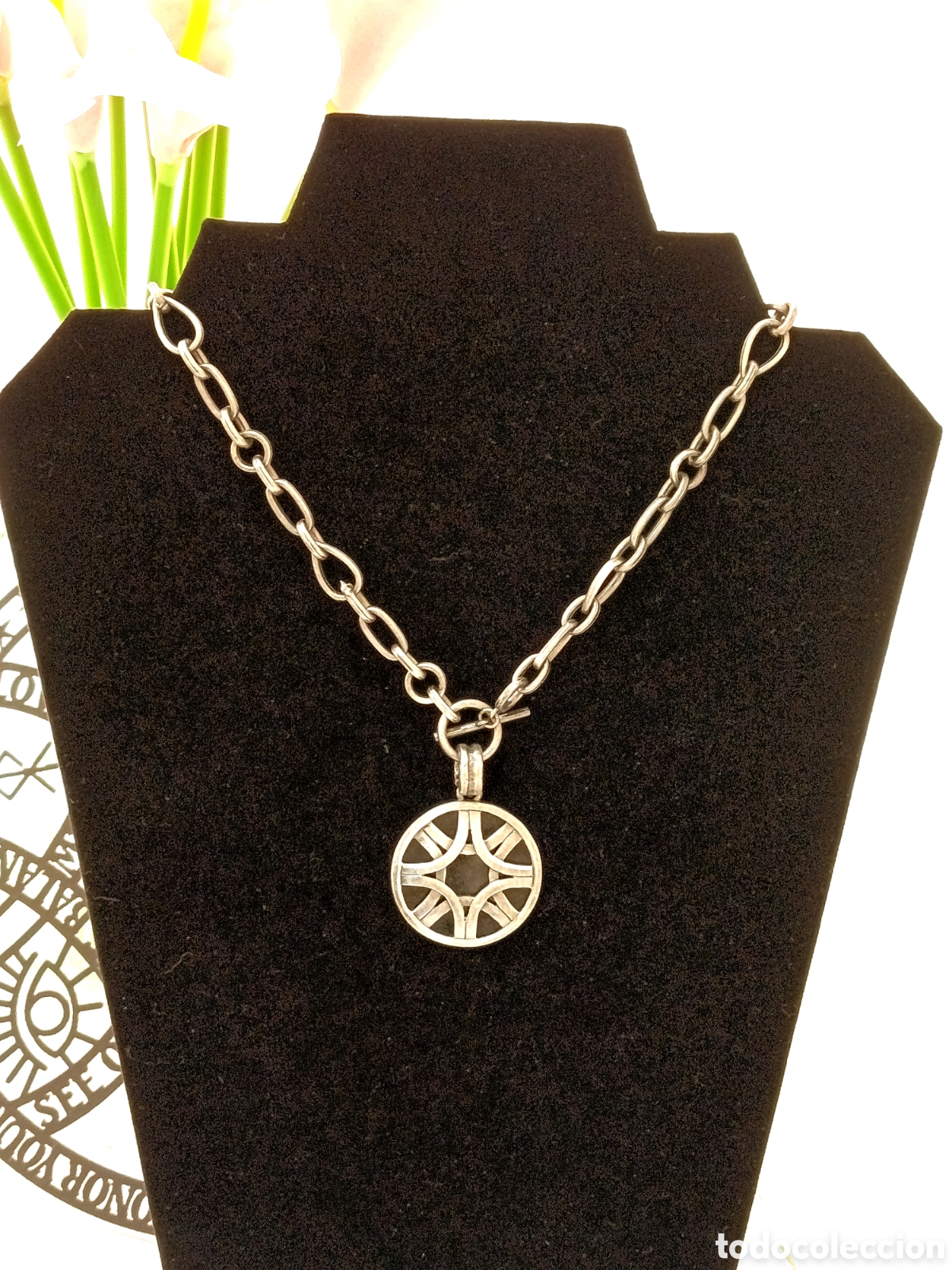 Joyeria: Collar color plata y negro, a&ntilde;os 90's, nuevo