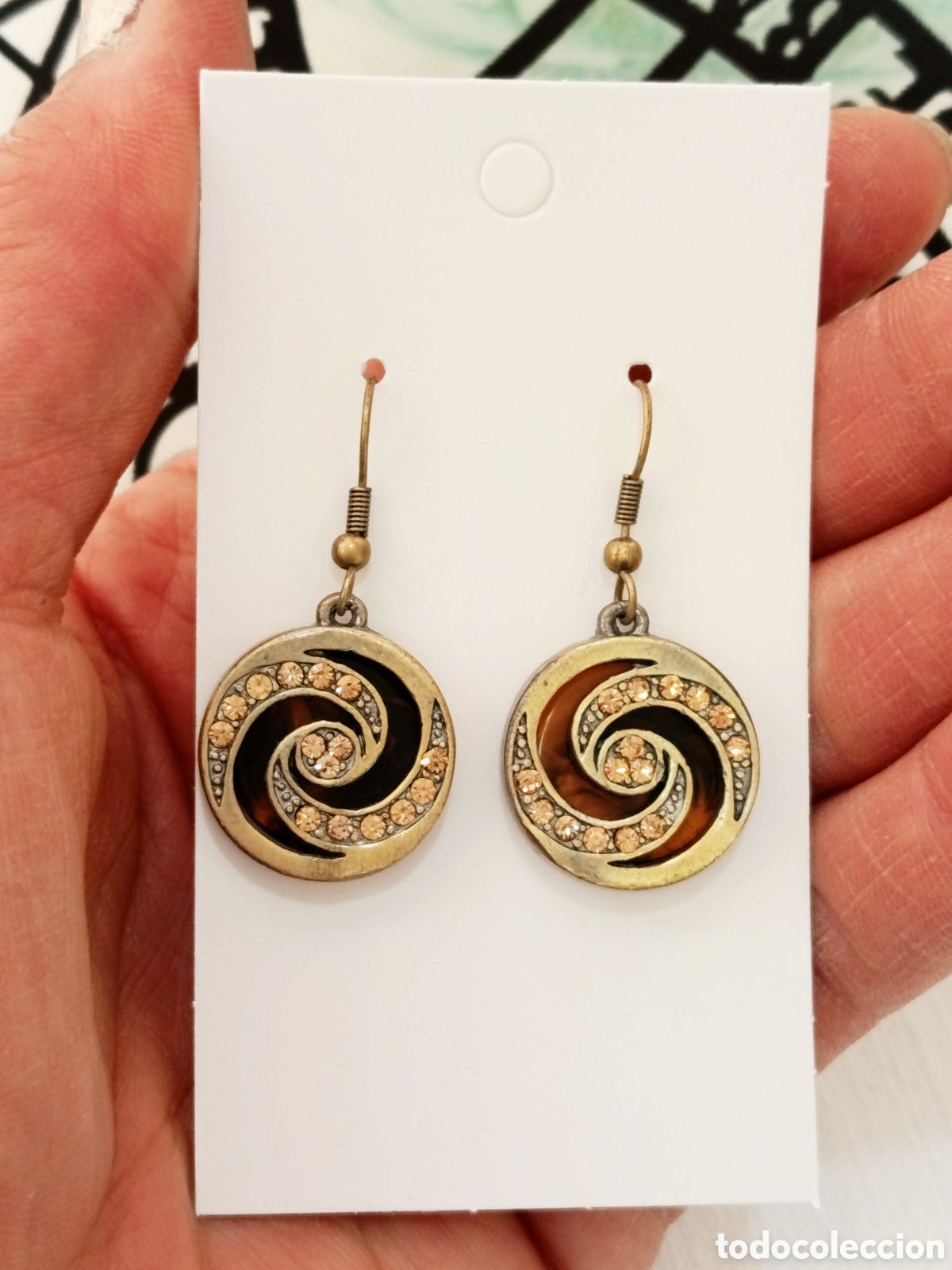 Joyeria: Pendientes color oro y marr&oacute;n, a&ntilde;os 90's, nuevos