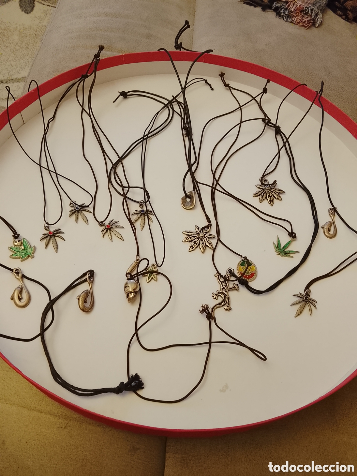 Joyeria: Lote de 18 colgantes .Tal cual