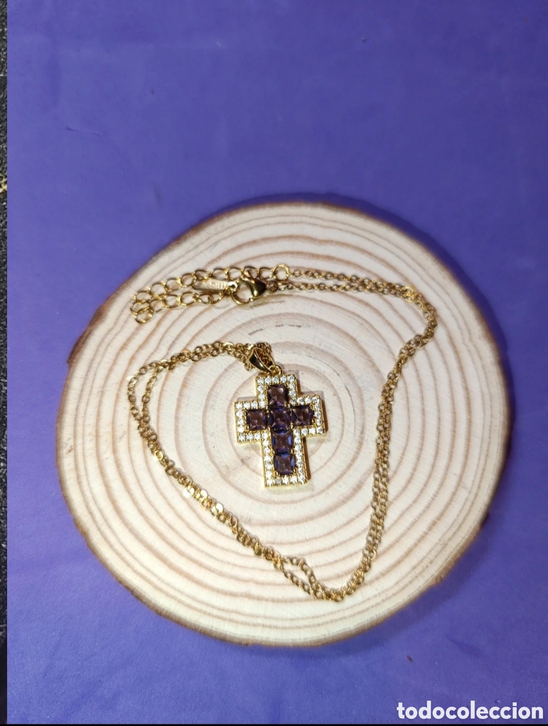 Joyeria: Collar acero dorado cruz circonitas moradas 46 cms