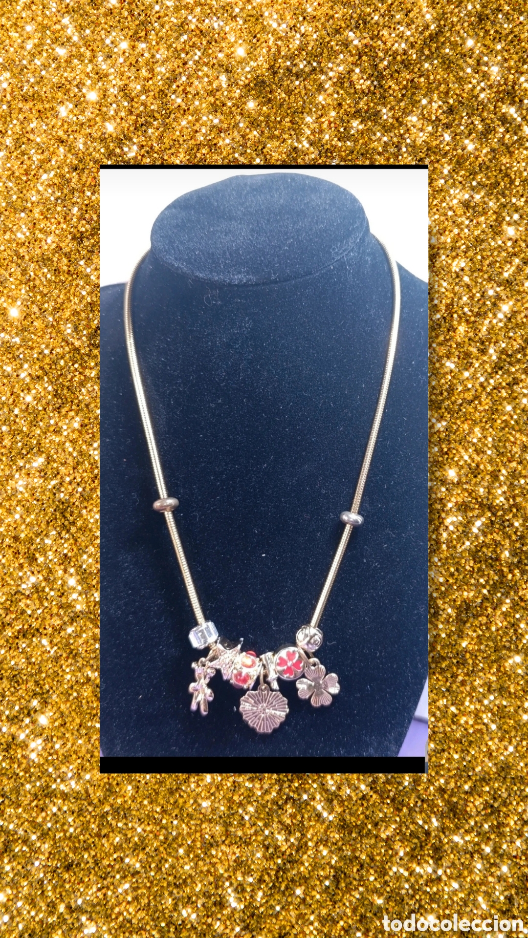 Joyeria: Collar acero dorado Dijes rojos 46 cms