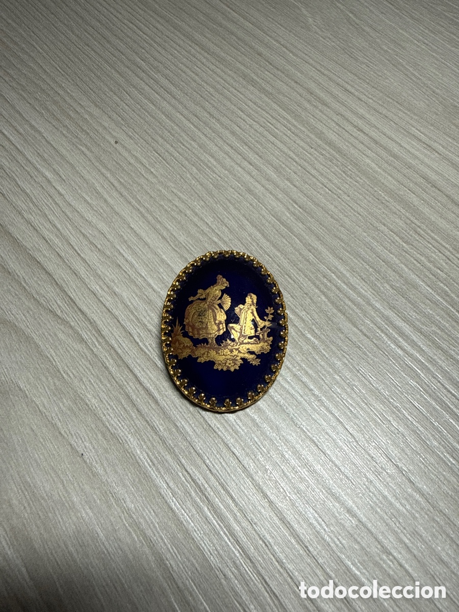 Joyeria: Broche vintage de porcelana Limoges (Francia) - Escena rom&aacute;ntica azul cobalto y oro