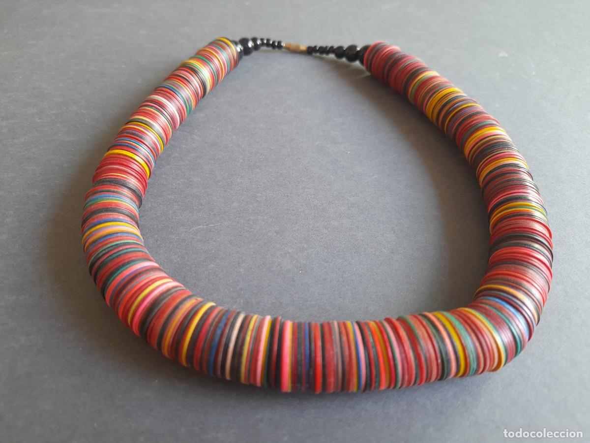Joyeria: collar africano multi colores, 45cm aprox punta a punta, diametro 14mm