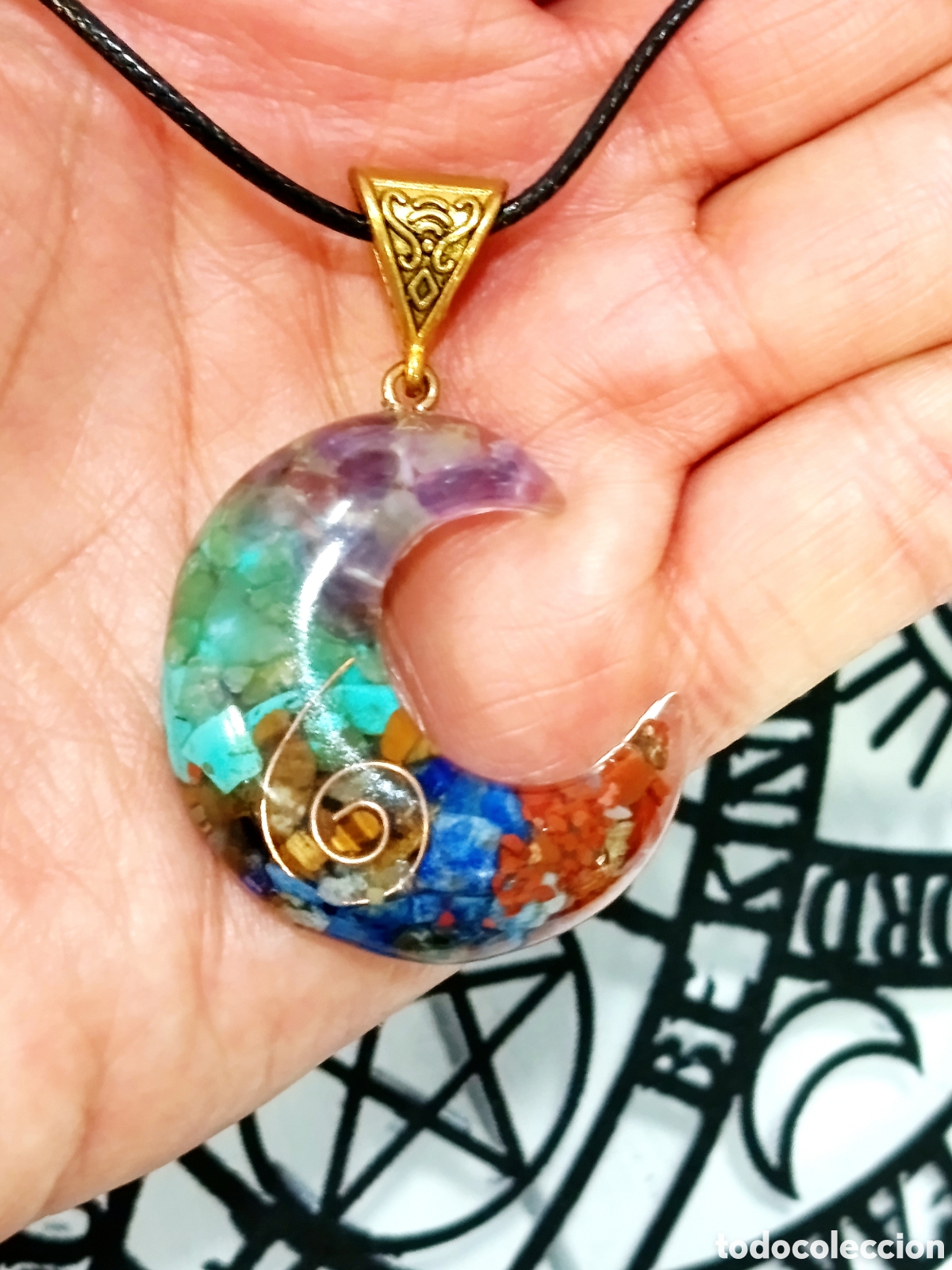 Joyeria: Colgante de protecci&oacute;n Luca con piedras semipreciosas preparado energ&eacute;ticamente con palo santo