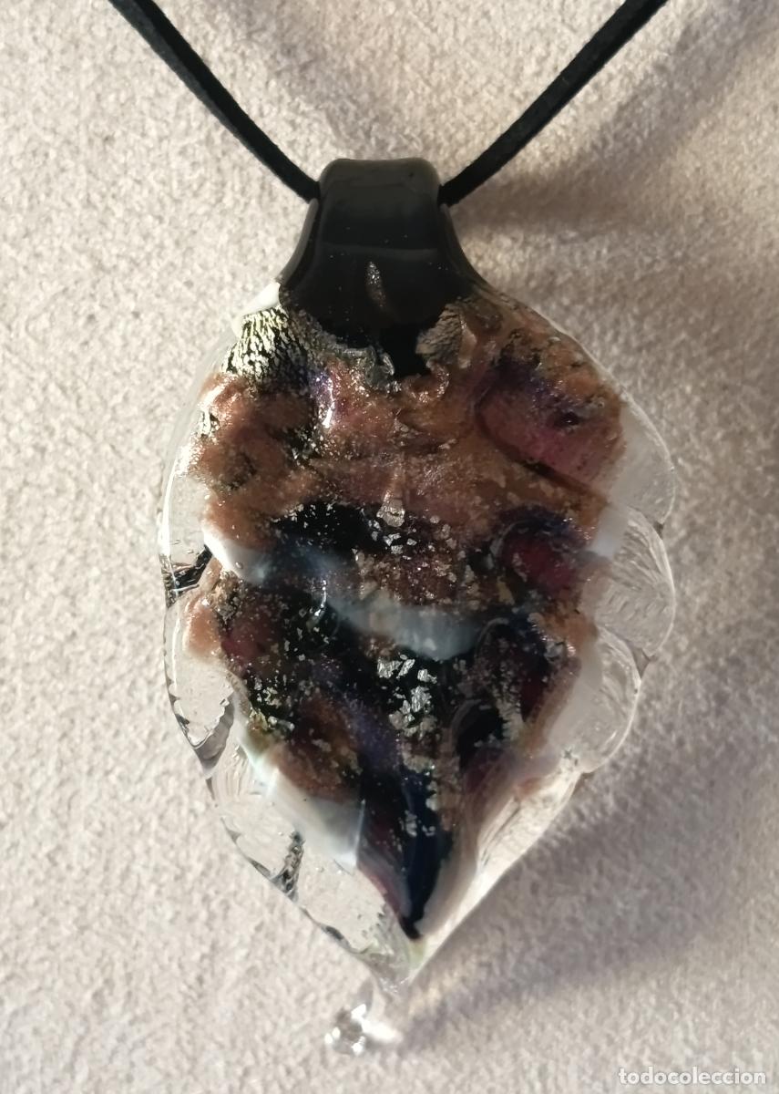 Joalharia: COLGANTE EN CRISTAL DE MURANO EN FORMA DE HOJA Y DETALLES EN ORO