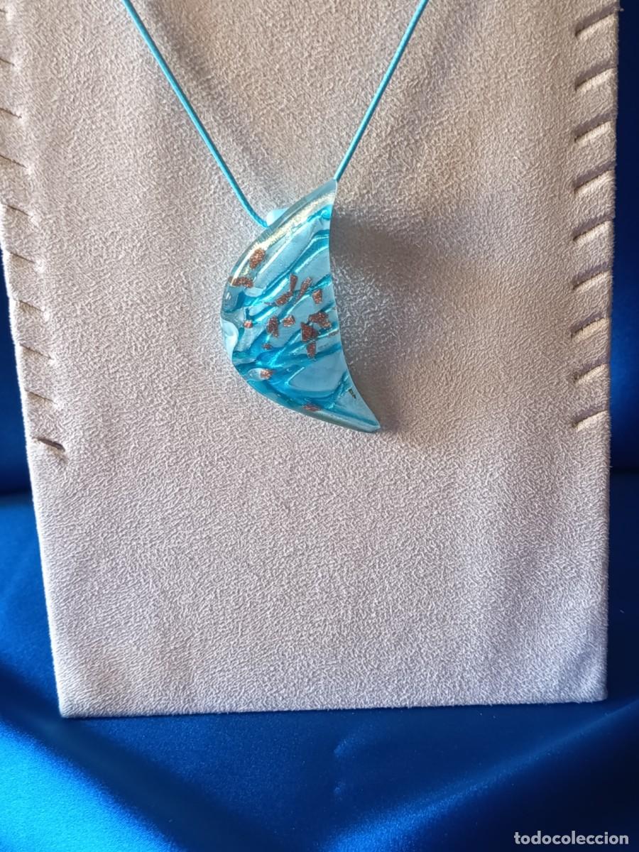 Joyeria: DIJE EN FORMA DE LUNA EN CRISTAL DE MURANO EN CELESTE CON BLANCO Y COBRE - Foto 1
