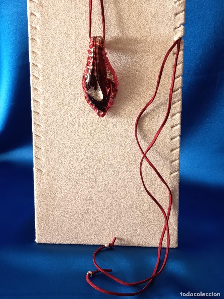 Joalharia: COLGANTE EN FORMA DE HOJA DE CRISTAL DE MURANO BLANCO ROTO CON DIVERSAS TONALIDADES