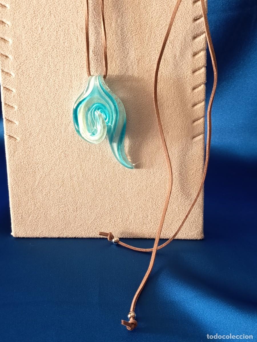 Schmuck: COLGANTE EN CRISTAL DE MURANO CELESTE CON DETALLES DORADOS