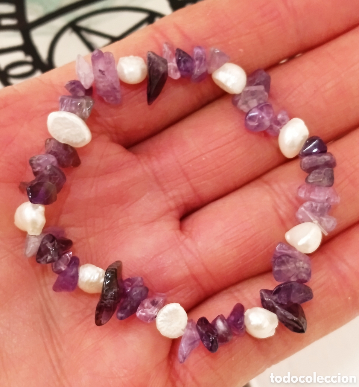 Joyeria: Pulsera de protecci&oacute;n de piedra amatista y perlas naturales preparada energ&eacute;ticamente con palo santo