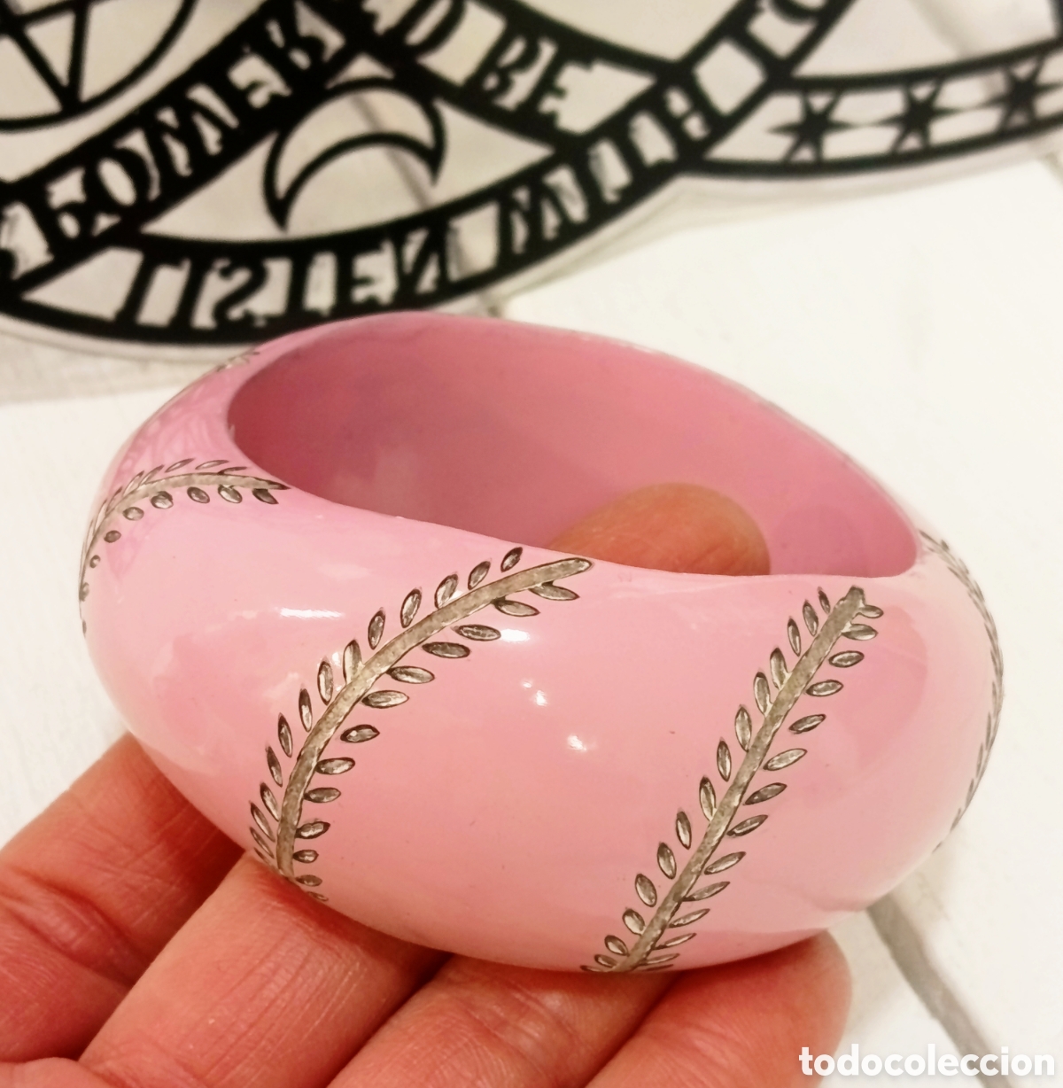 Joyeria: Pulsera bohemia de madera color rosa, antial&eacute;rgica, a&ntilde;os 80's, nueva
