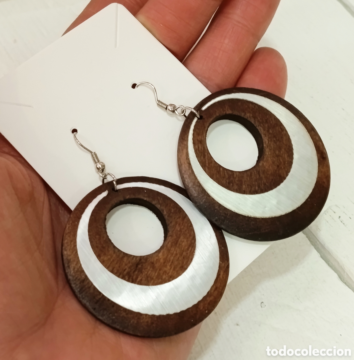 Joyeria: Pendientes Bohemios largos de madera color marr&oacute;n y plata, a&ntilde;o 2000, nuevos