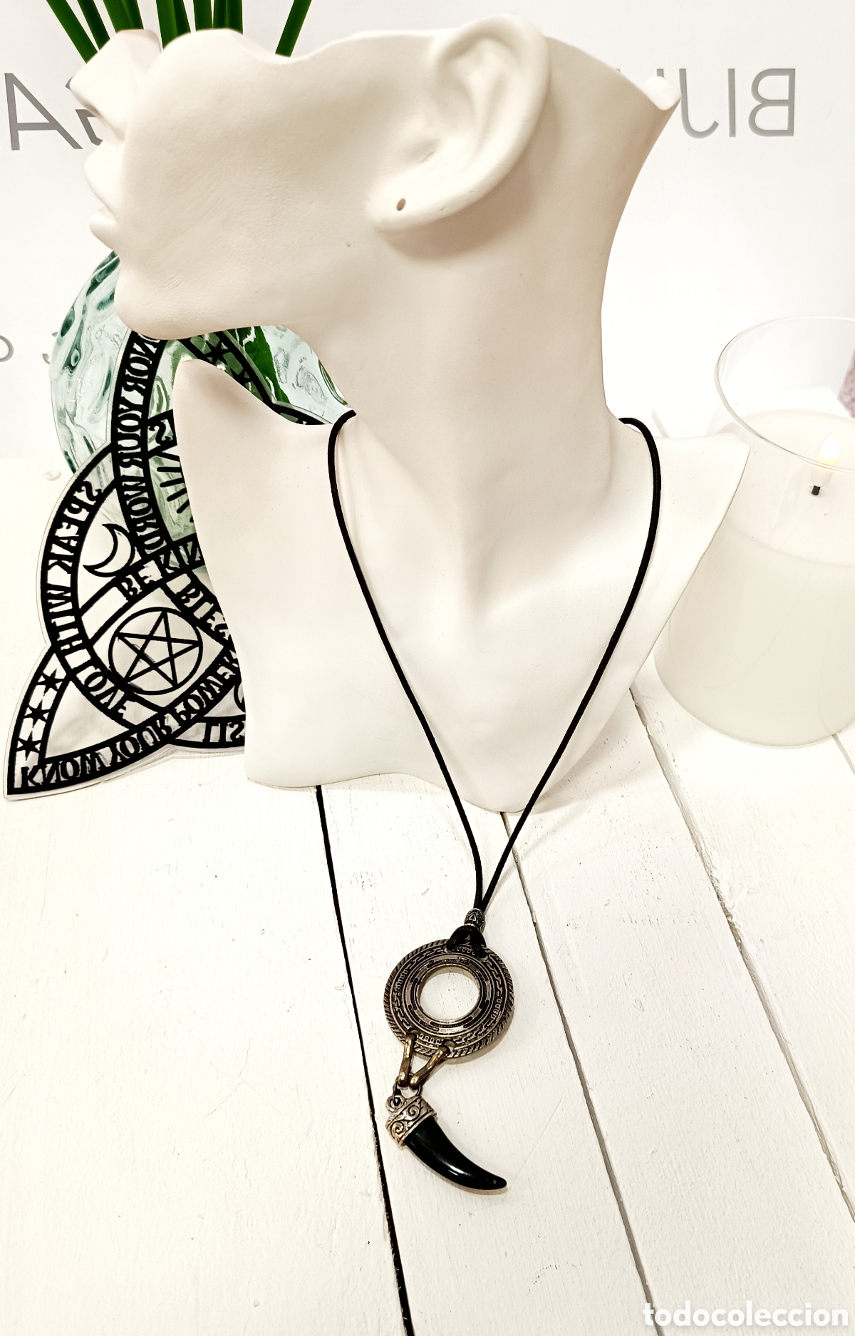 Joyeria: Collar colgante bohemio con colmillo colgante, a&ntilde;o 2000, nuevo