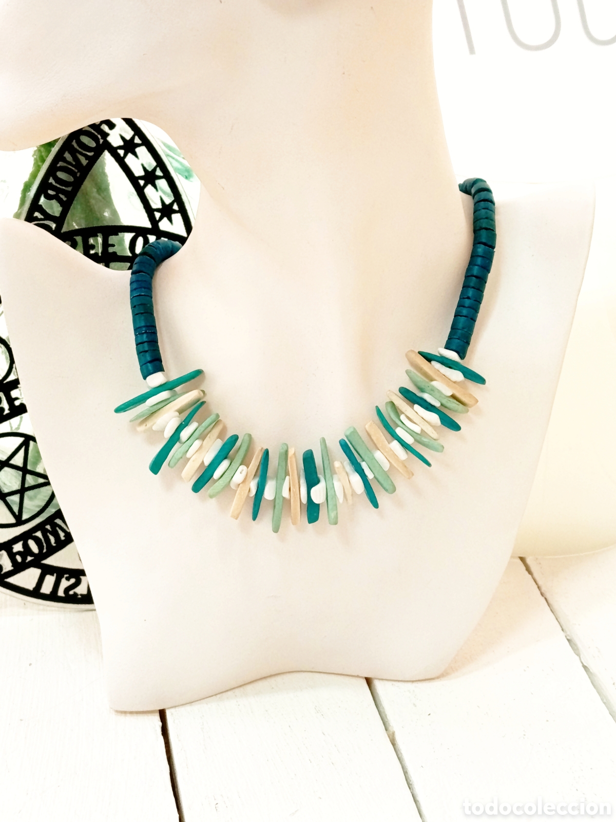 Joyeria: Collar Bohemio corto unisex de madera color combinado, a&ntilde;o 2000, nuevo
