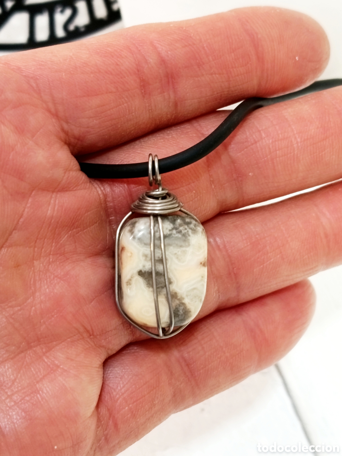 Joyeria: Colgante de protecci&oacute;n con piedra &Aacute;gata de encaje loco preparado energ&eacute;ticamente con palo santo