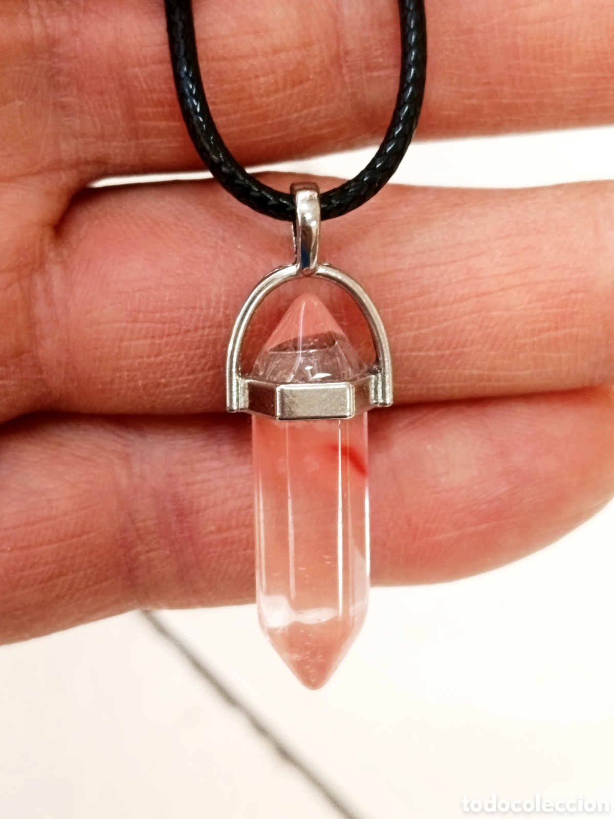 Joyeria: Colgante de protecci&oacute;n p&eacute;ndulo de Cuarzo fantasma rojo preparado energ&eacute;ticamente con palo santo