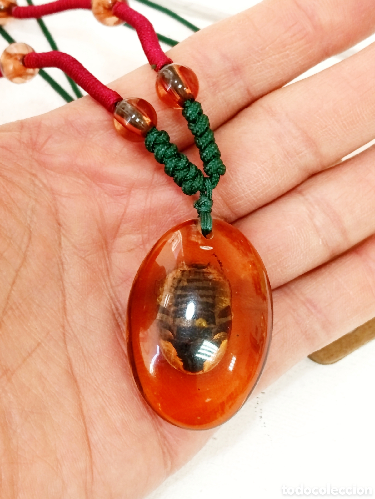 Joyeria: Colgante de protecci&oacute;n Tibetano con Escarabajo, preparado energ&eacute;ticamente con palo santo, A&ntilde;o 2000