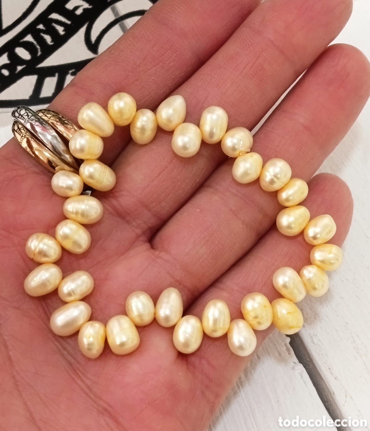 Joyeria: Pulsera de perlas naturales amarillas preparada energ&eacute;ticamente con palo santo, nueva