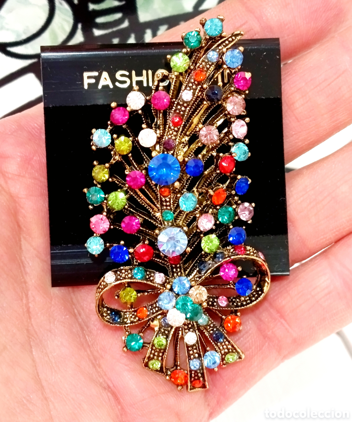 Joyeria: Broche color oro con strass multicolor, a&ntilde;o 2000, nuevo - Foto 1