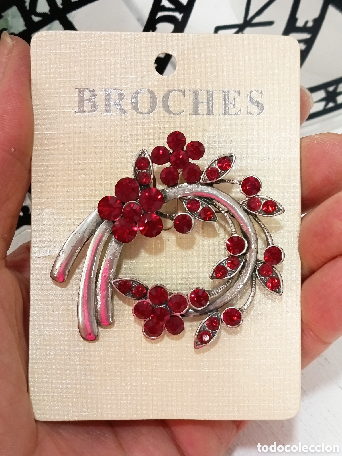 Joyeria: Broche vintage color plata con cristal rojo burdeos, a&ntilde;o 2000, nuevo