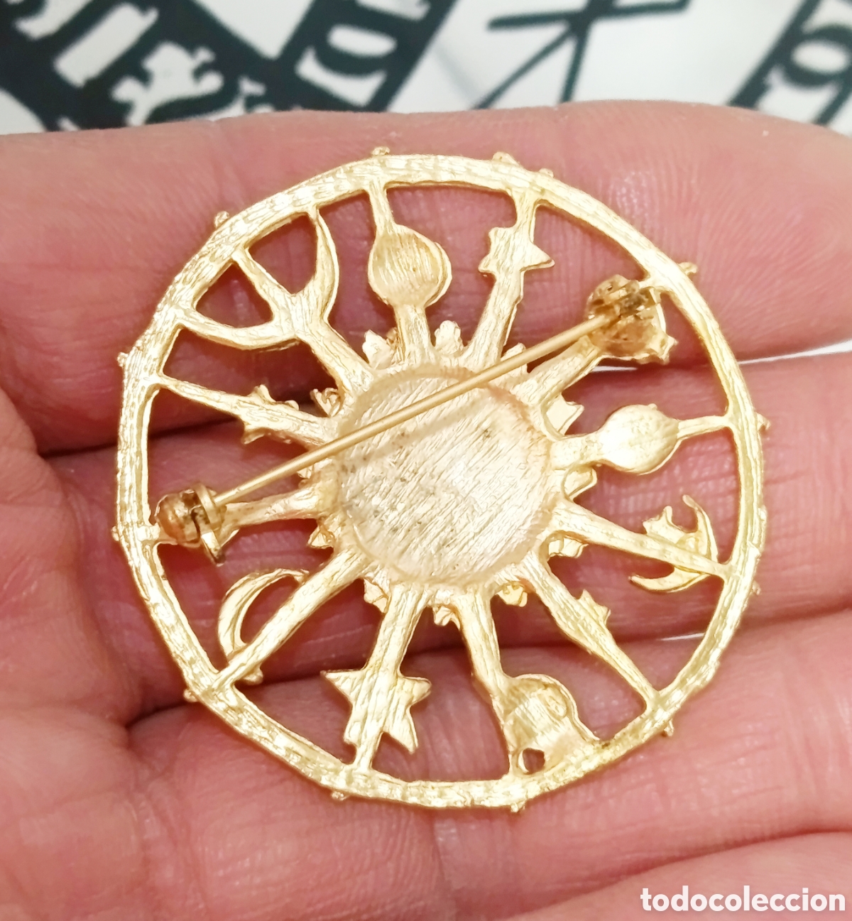 Joyeria: Broche con sol y planetas color oro, a&ntilde;o 2000, nuevo - Foto 2