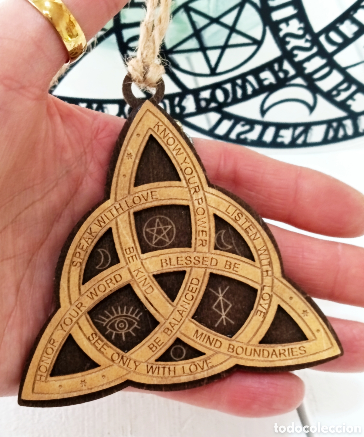 Joyeria: Colgante de protecci&oacute;n Nudo de bruja preparado energ&eacute;ticamente con palo santo, nuevo