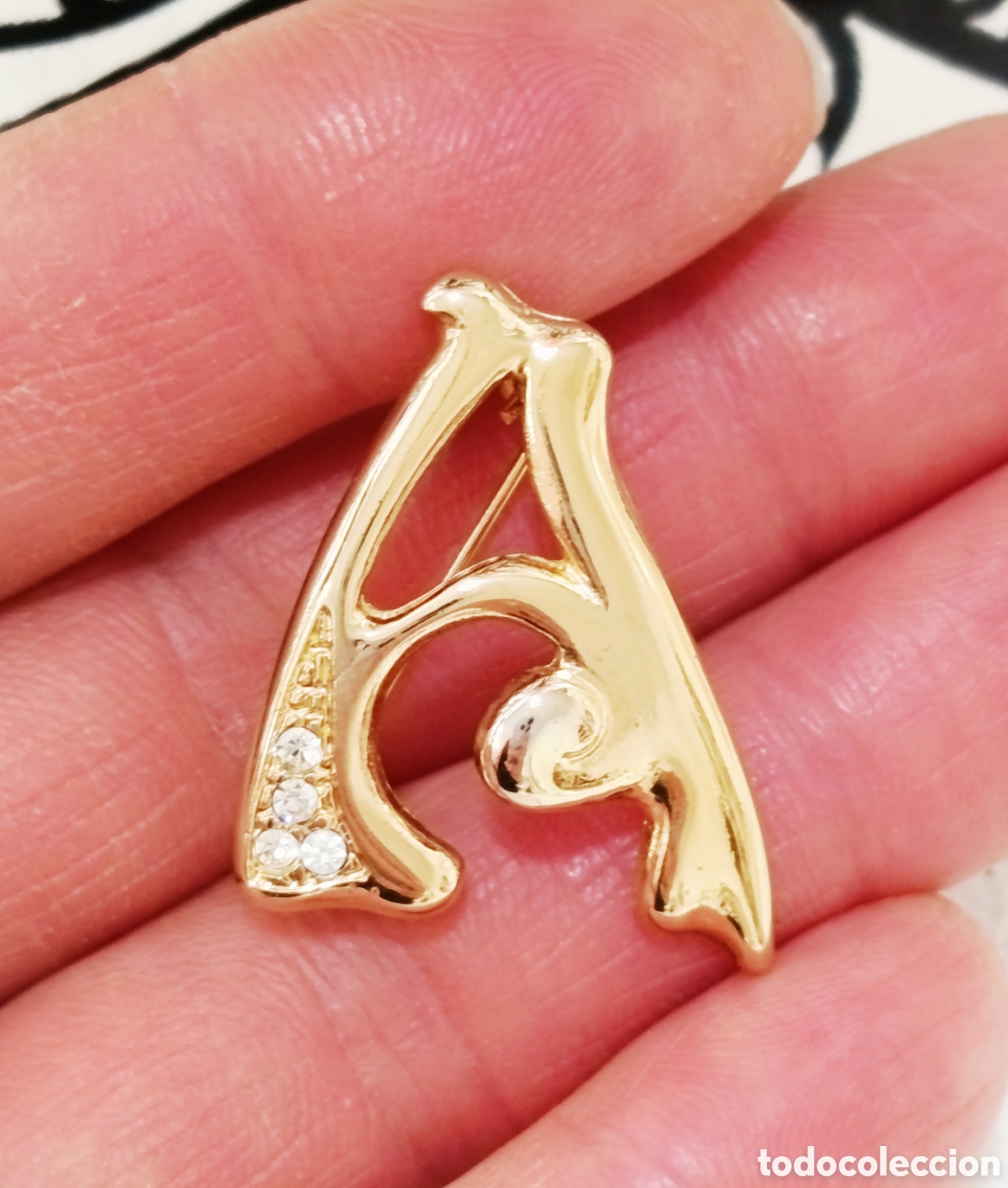 Joyeria: Broche vintage letra A color oro con cristal, a&ntilde;os 90's, nuevo