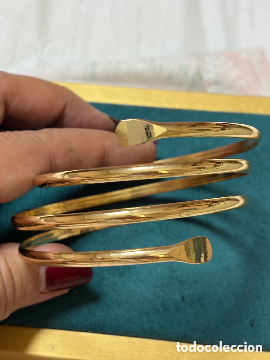 Joyeria: Pulsera r&iacute;gida dorada de metal dorado - Foto 1