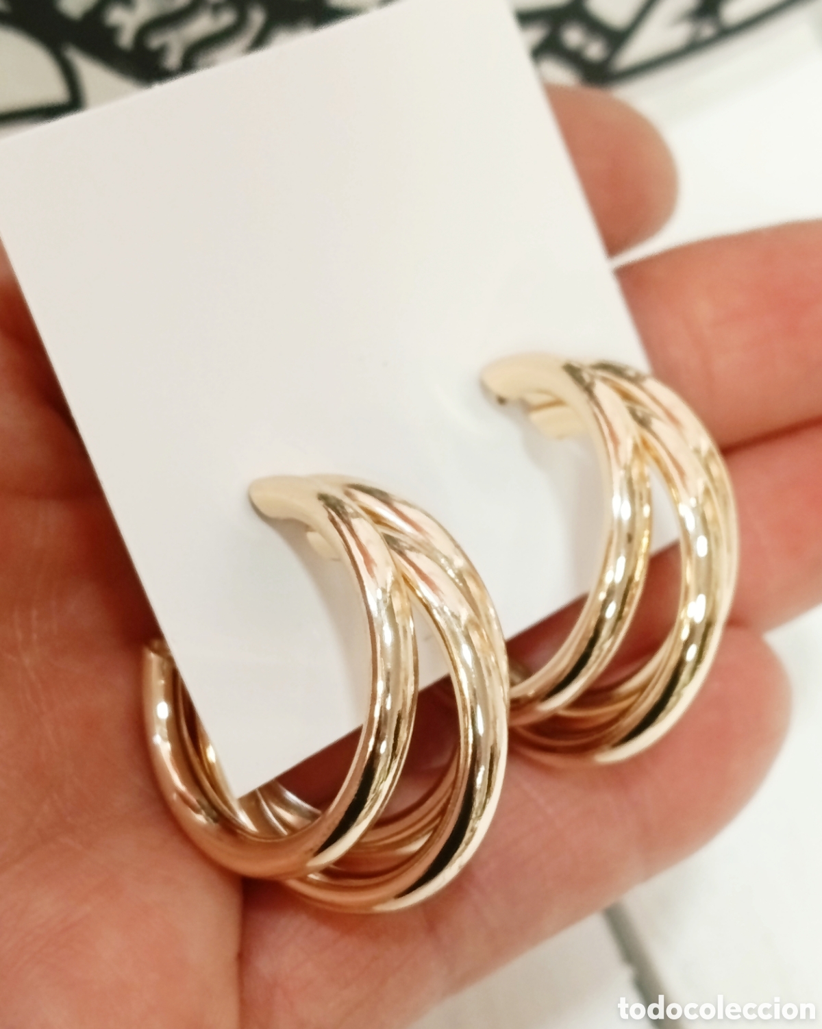 Joyeria: Pendientes de triple aro color oro, nuevos