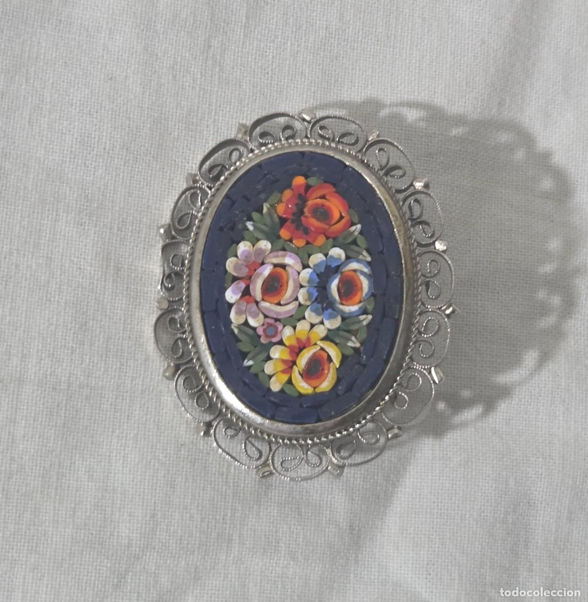 Joyeria: Broche de vidrio de murano en metal plateado