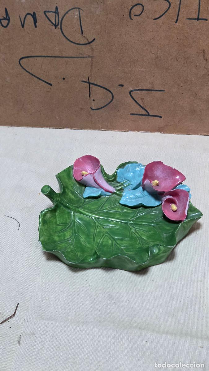 Joyeria: bandeja en forma de hoja floral