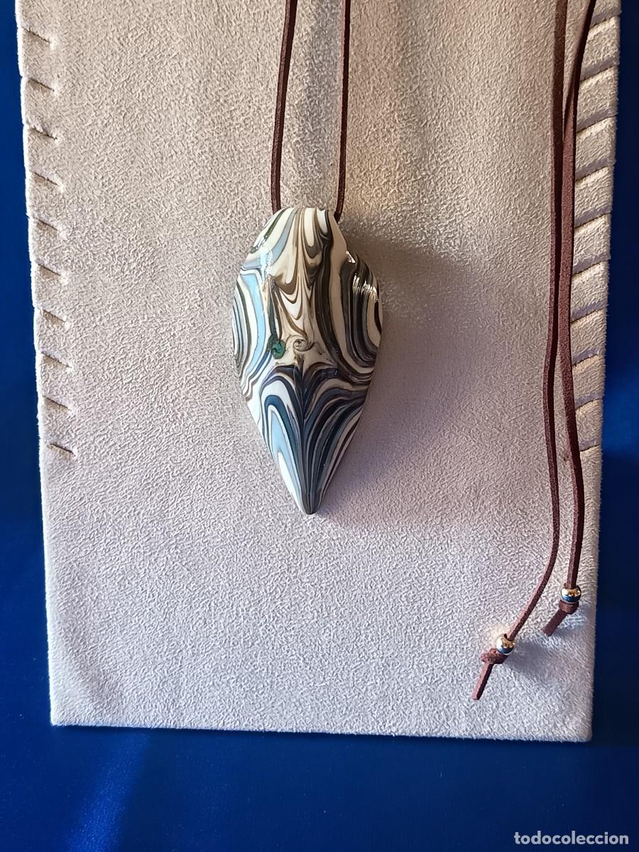 Joyeria: PRECIOSO GRAN COLGANTE DE CRISTAL DE MURANO EN BLANCO ROTO Y L&Iacute;NEAS EN AZUL