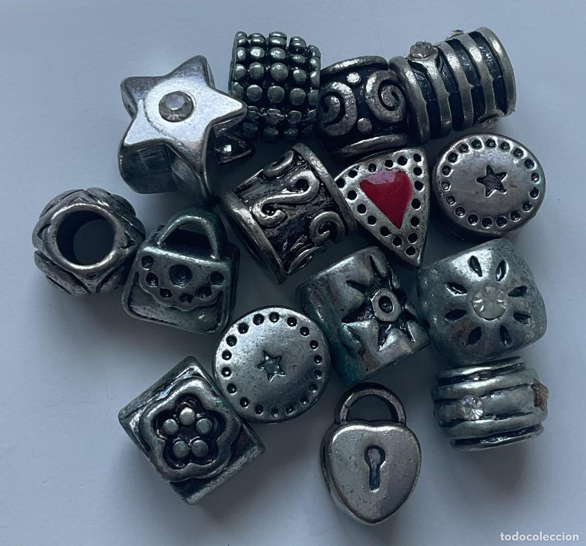 Joyeria: Lote 14 charms abalorios estilo Pandora + 2 pulseras &ndash; bisuter&iacute;a metal plateado