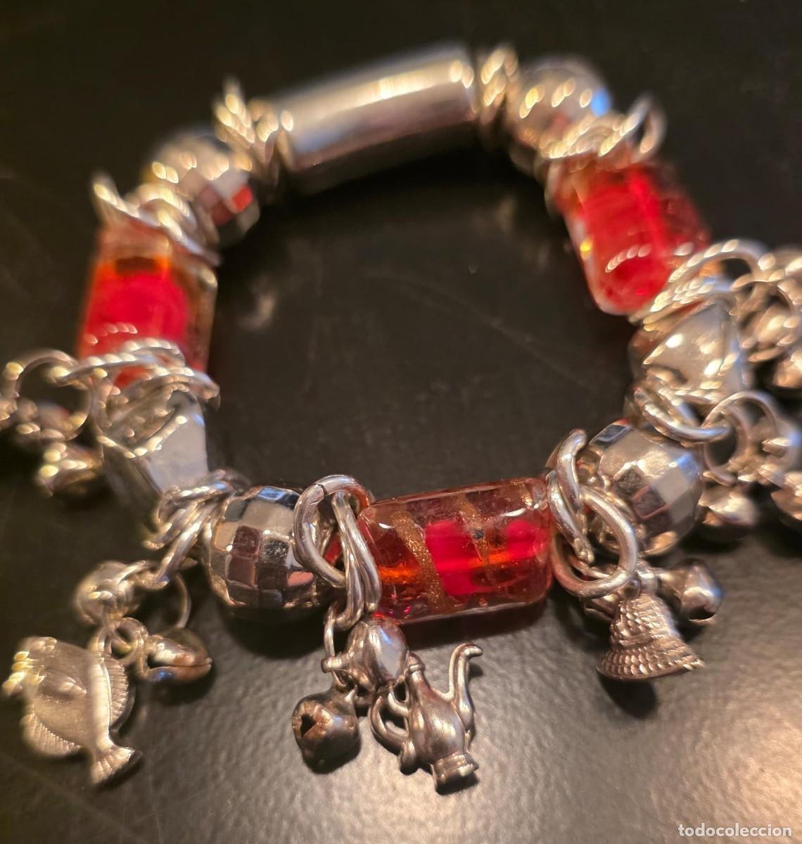 Joyeria: T&iacute;tulo: Pulsera ajustable vintage con charms marinos y cristales rojos &ndash; estilo boho