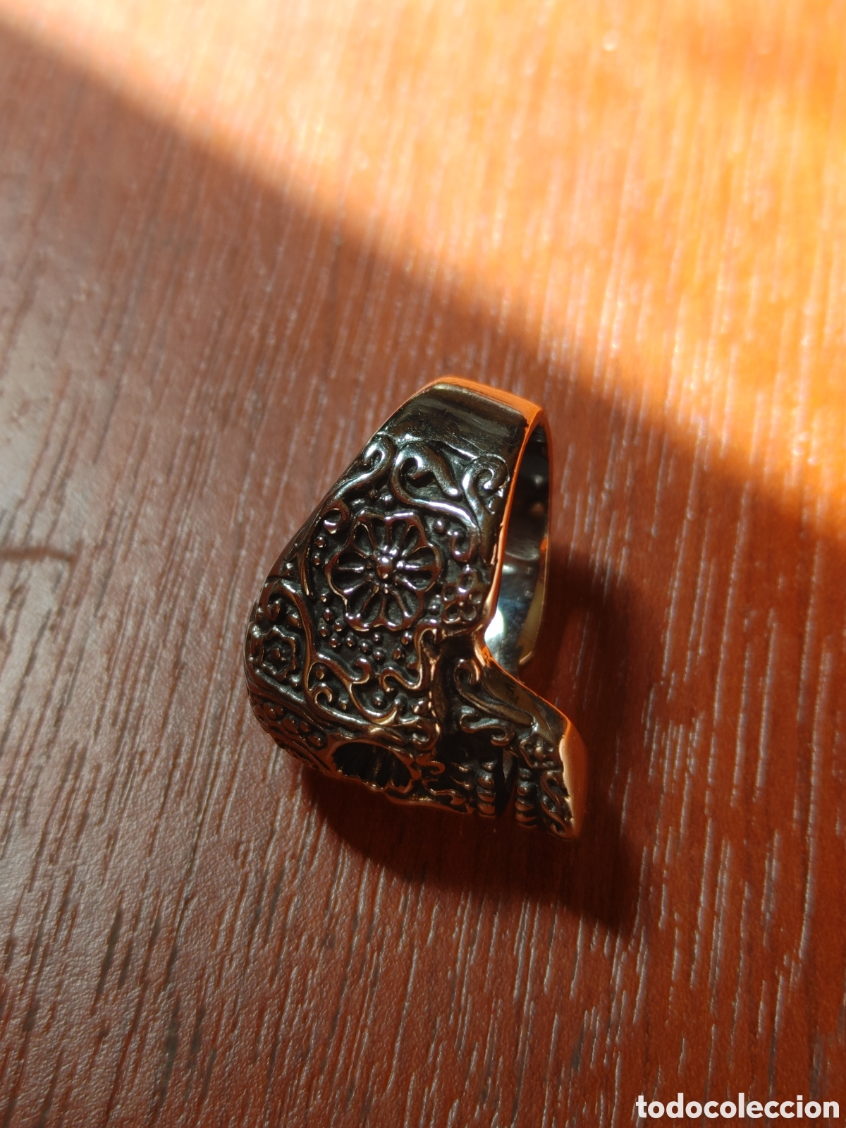 Joyeria: Anillo de calavera en acero. - Foto 3