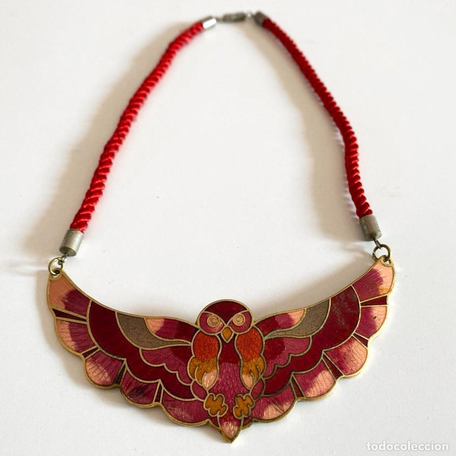 Joyeria: COLLAR BABERO VINTAGE B&Uacute;HO ESMALTADO &ndash; CORD&Oacute;N ROJO