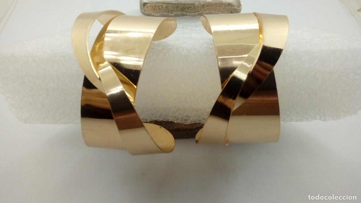 Schmuck: PENDIENTES COLOR ORO