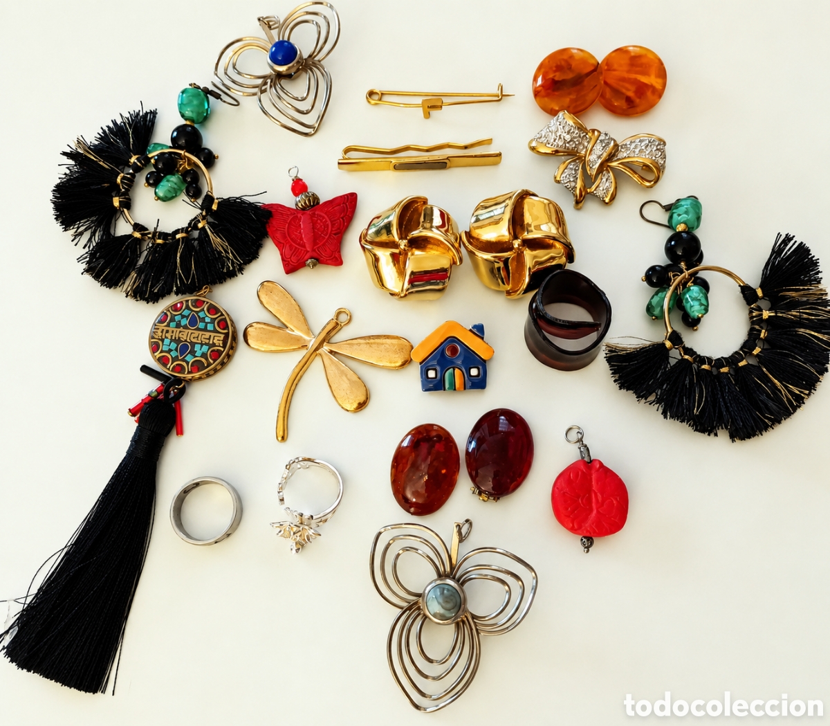 Joyeria: Lote de Bisuter&iacute;a Vintage colgantes, broches, anillos a&ntilde;os 60-80