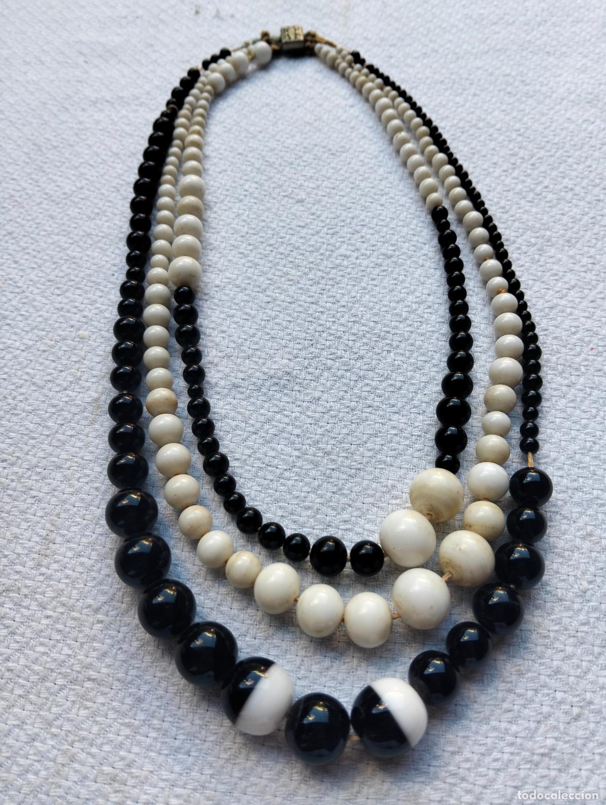 Schmuck: Collar vintage cuentas blancas negras de bisuter&iacute;a perlitas de cristal y pasta antiguo Art Deco 40s