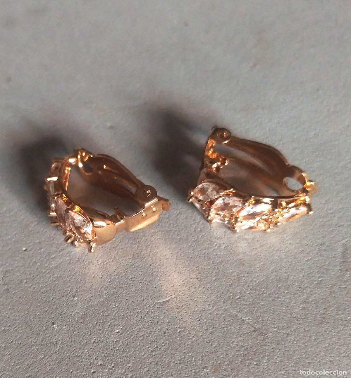 Joyeria: Pendientes dorados con cristalitos. - Foto 5