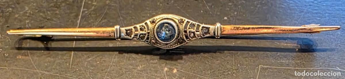 Joyeria: Antiguo broche alfiler Art D&eacute;co de 9 cm &ndash; filigrana geom&eacute;trica con cristal azul y strass &ndash; 1930