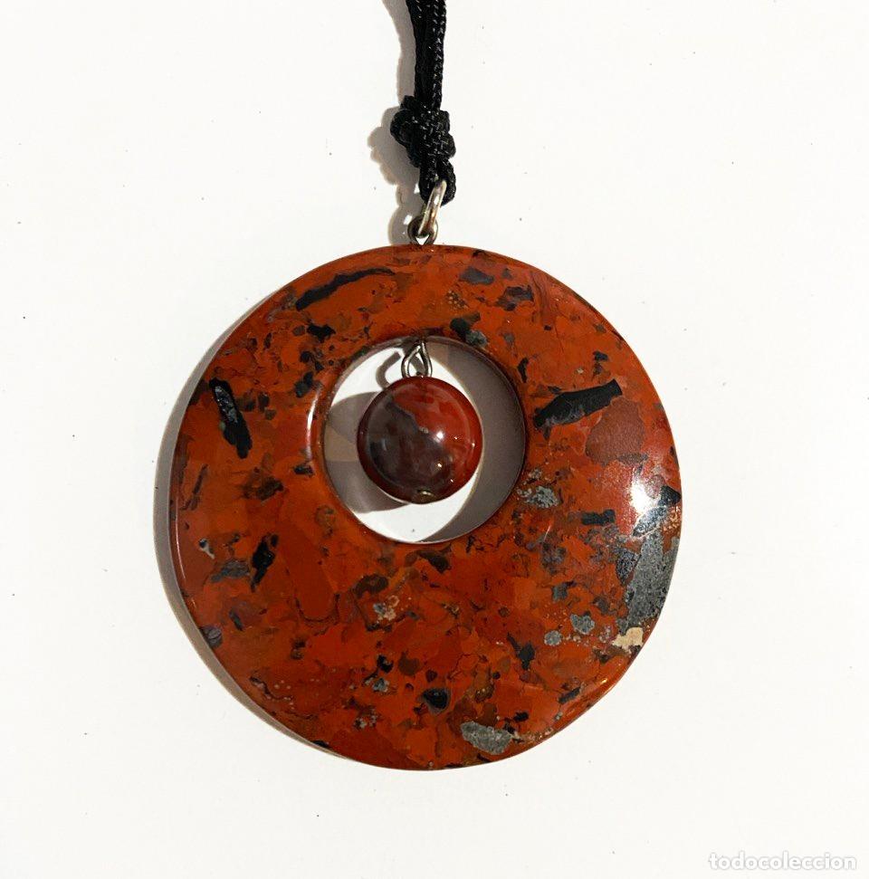 Joyeria: Collar donut de piedra natural con cuenta esf&eacute;rica central