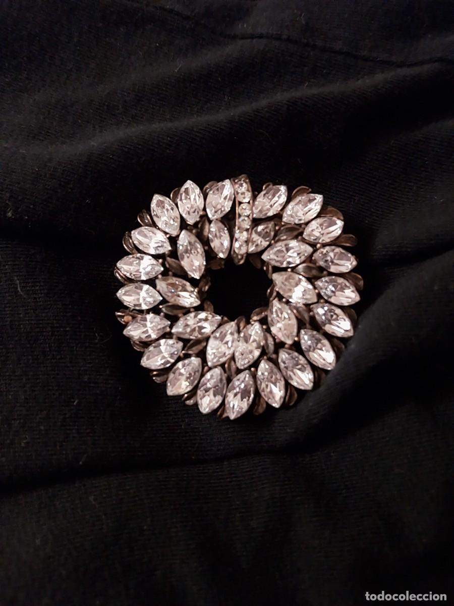 Joyeria: Broche vintage en forma de corona de laurel.
