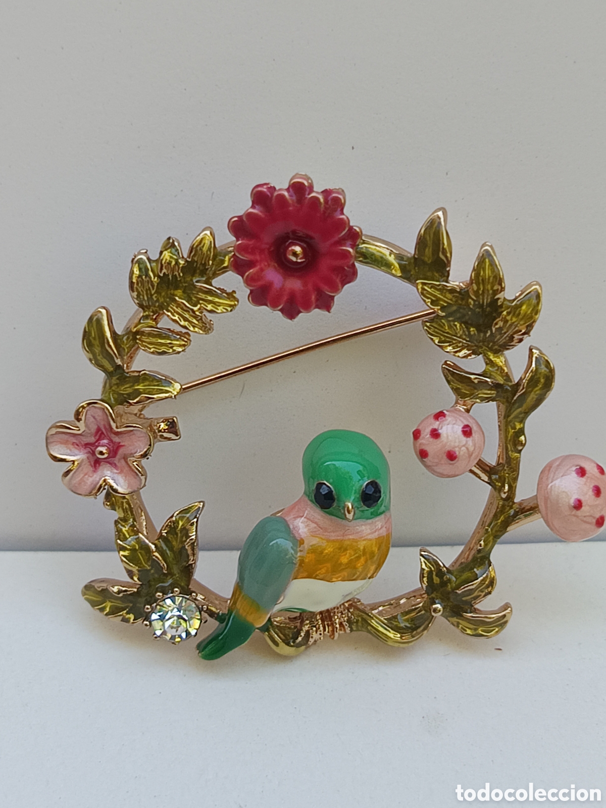 Joyeria: Broche p&aacute;jaro posado en guirnalda de flores y hojas - Foto 2