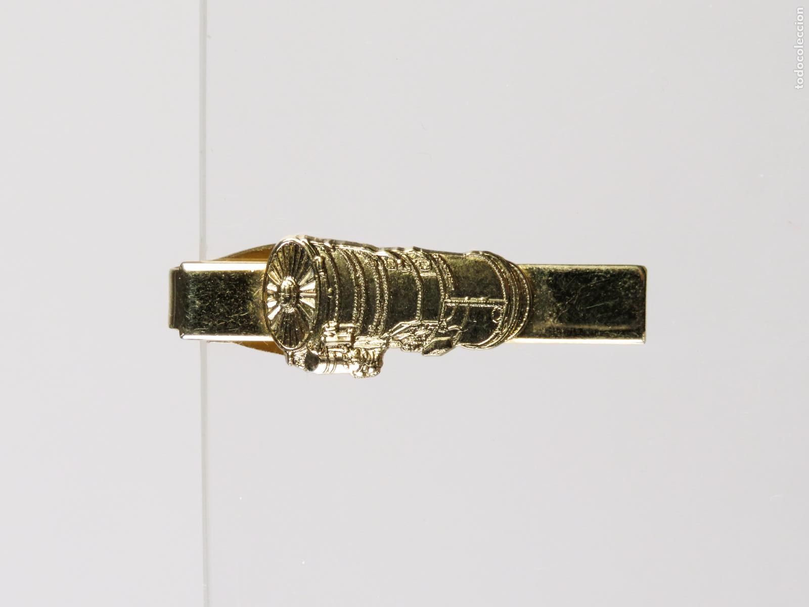 Joyeria: Pisacorbatas pinza motor avi&oacute;n Pratt & Whitney compa&ntilde;&iacute;a USA metal dorado segunda mitad S XX
