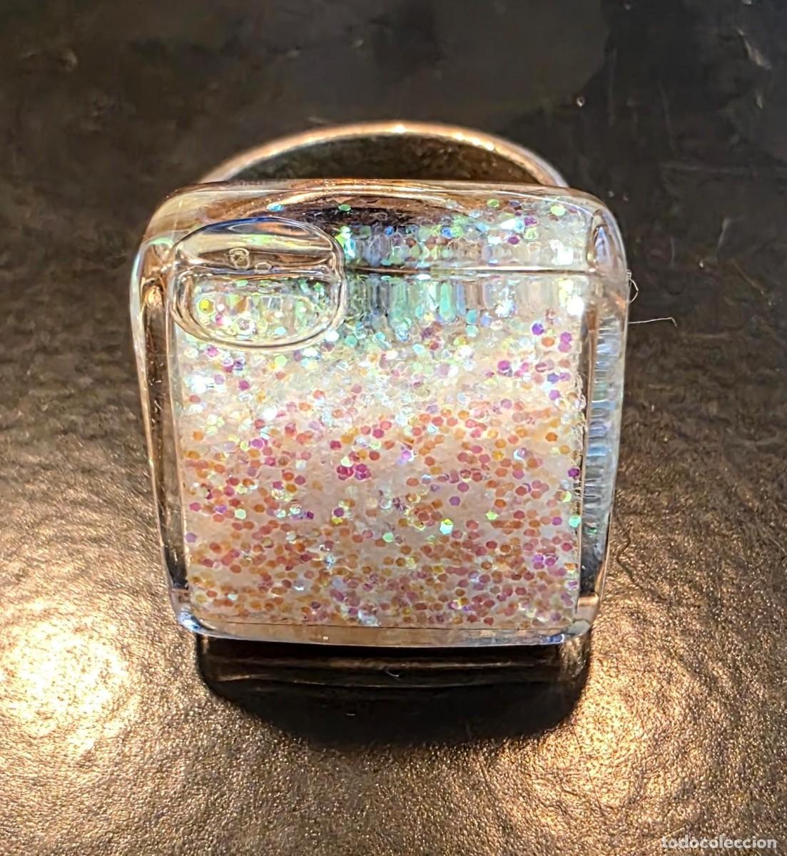 Joyeria: Anillo ajustable con resina transparente y glitter iridiscente &ndash; dise&ntilde;o geom&eacute;trico