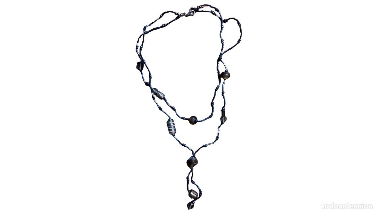 Joyeria: COLLAR VINTAGE - DOBLE HILERA DE CUENTAS EN TONOS AZUL MARINO, NEGRO Y HUMO CON COLGANTE EN Y