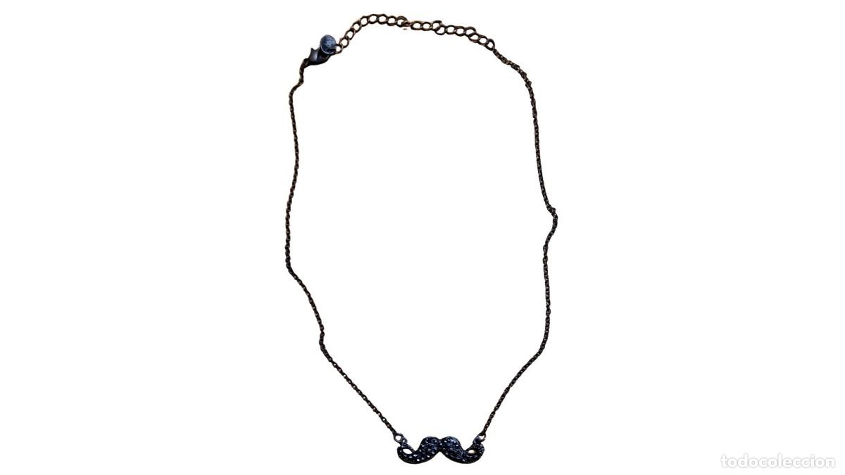 Joyeria: COLLAR BIGOTE HIPSTER - COLGANTE EN FORMA DE BIGOTE CON PIEDRITAS NEGRAS